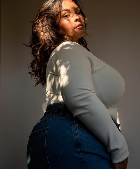 Nicole Denise Johansson onlyfans nude pics