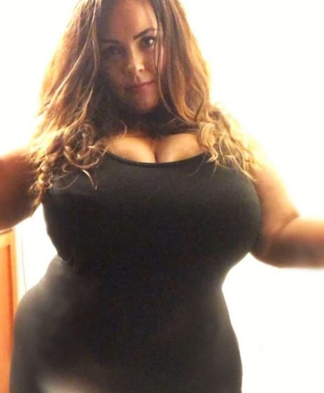 Nicole Denise Johansson onlyfans leakes