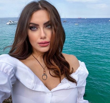 indian milf onlyfans beautiful photo