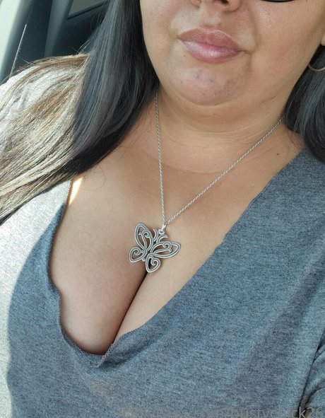 bustychick26 nude onlyfans