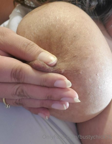 bustychick26 onlyfans sex leaked