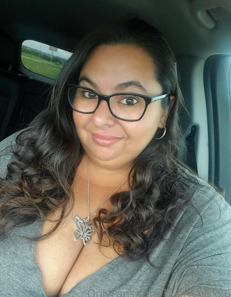 bustychick26 onlyfans leaked naked