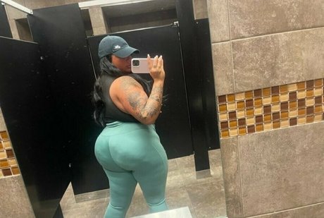 ashbovaxo onlyfans leaks.