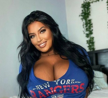 ashbovaxo boobs onlyfans