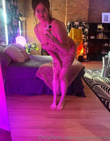 josiejonesfree naked onlyfans leak