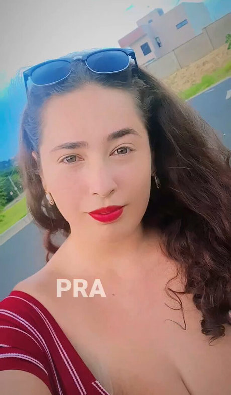 Maria T is on onlyfans