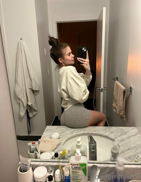 emmm20 onlyfans explicit content