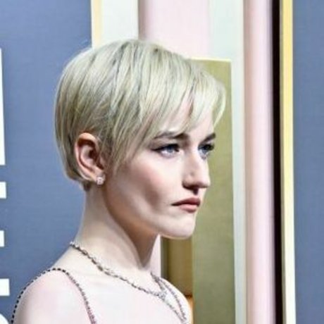 Julia Garner onlyfans leaked porn