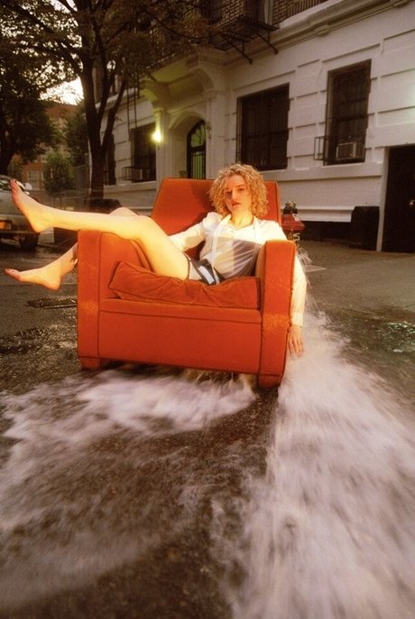 Julia Garner onlyfans nude