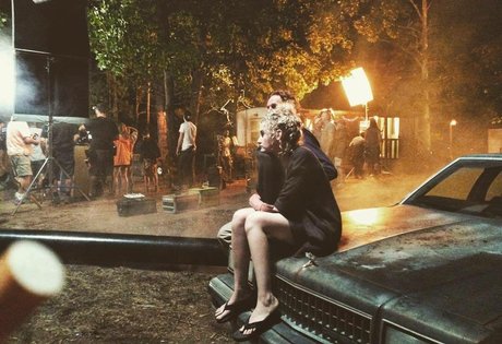 Julia Garner nude onlyfans pics