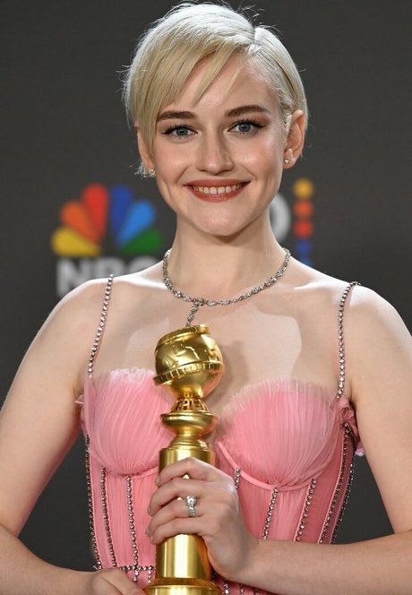 Julia Garner leak onlyfans nude