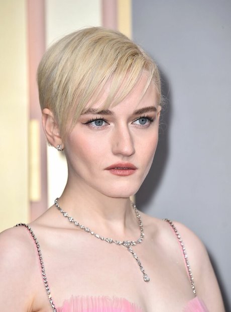Julia Garner leaked onlyfans photos