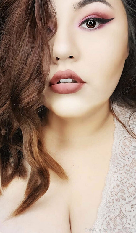 wiickedlotus onlyfans model images