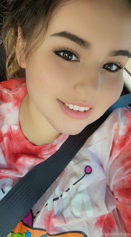 wiickedlotus onlyfans sex
