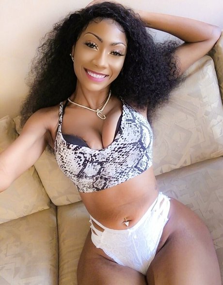 CoolieMonae onlyfans model photo