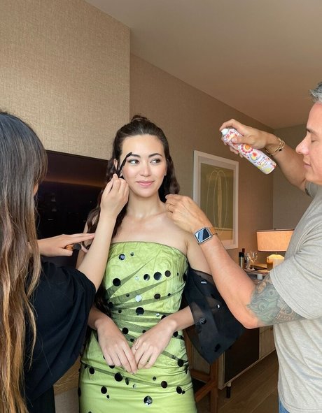 Jessica Yu Li Henwick onlyfans.