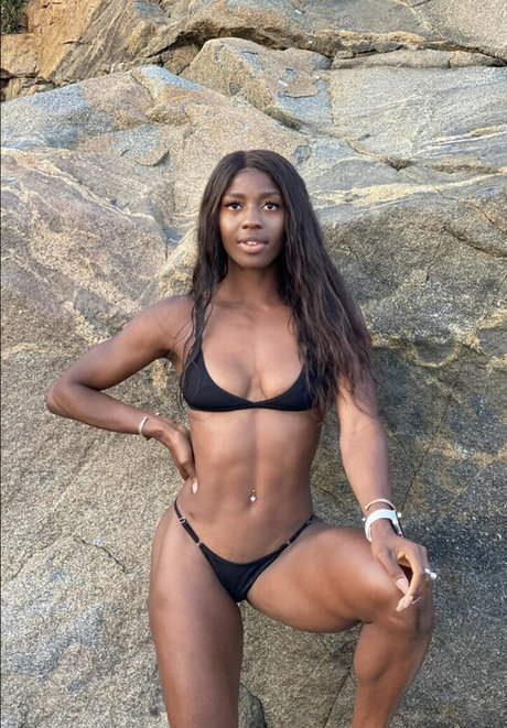 Khaddi Sagnia onlyfans content