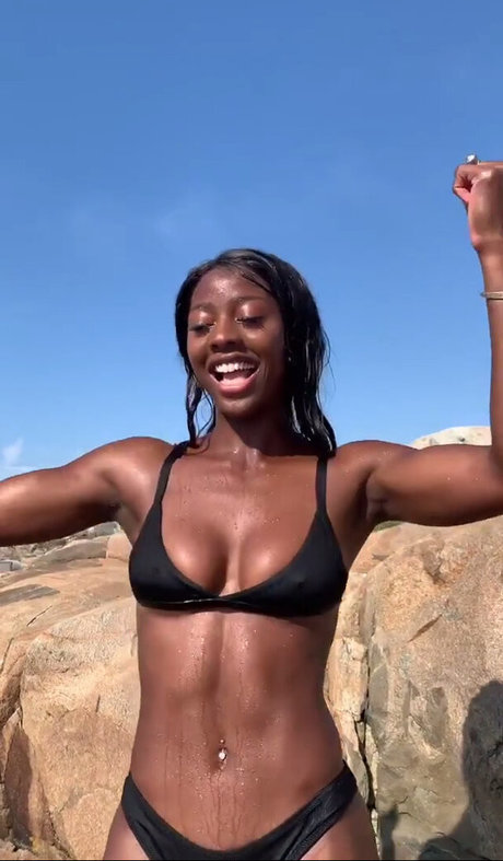 Khaddi Sagnia onlyfans leaked pictures