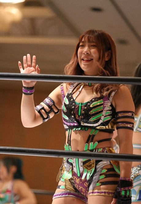 WomenJoshi naked onlyfans pics