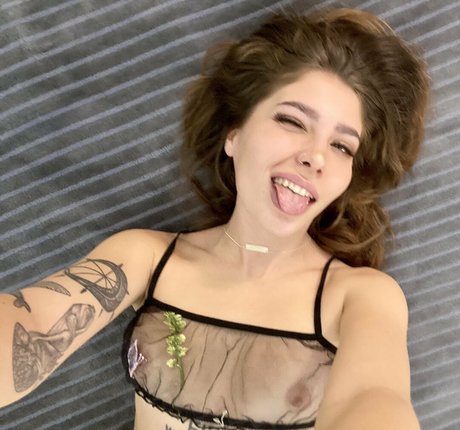 loralvova leaks only fans