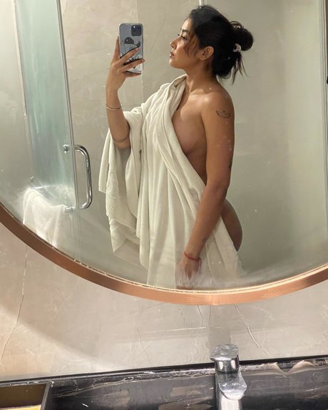 Sofia Ansari sexy onlyfans