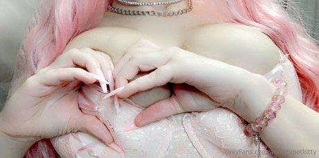aprettypetkitty onlyfans nude tits