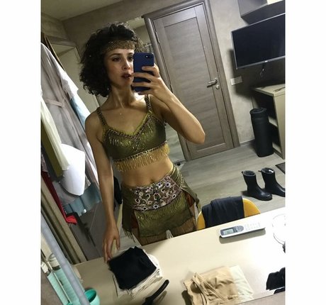 Aylin Tezel onlyfans sex leak