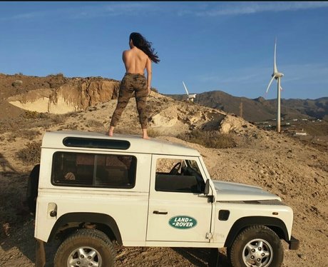 yarelirodriguez g pics onlyfans