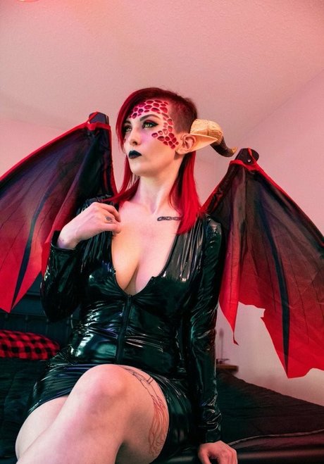 MajestyRedQueen nudes only fans