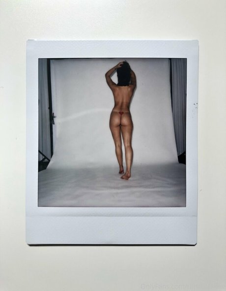 riinablakeee onlyfans topless