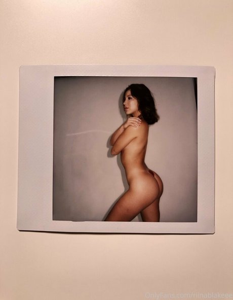 riinablakeee onlyfans explicit content