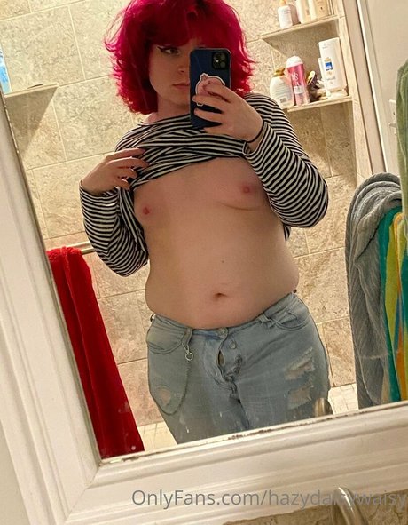 hazydaisywaisy naked onlyfans