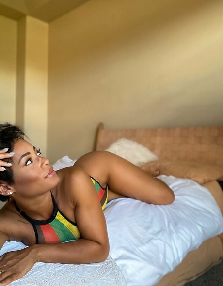 Kristal Marshall onlyfans posts