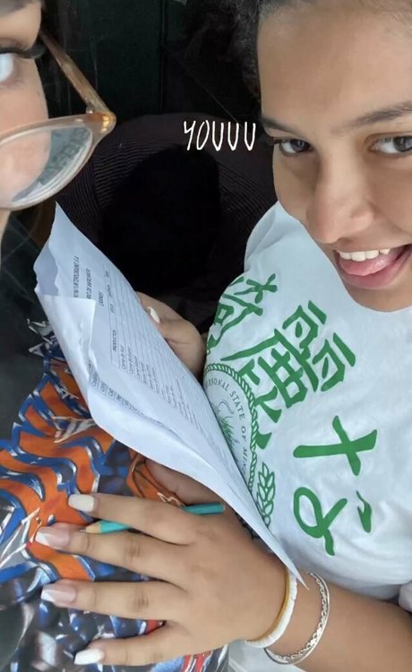 Itzel Lozano onlyfans boobs