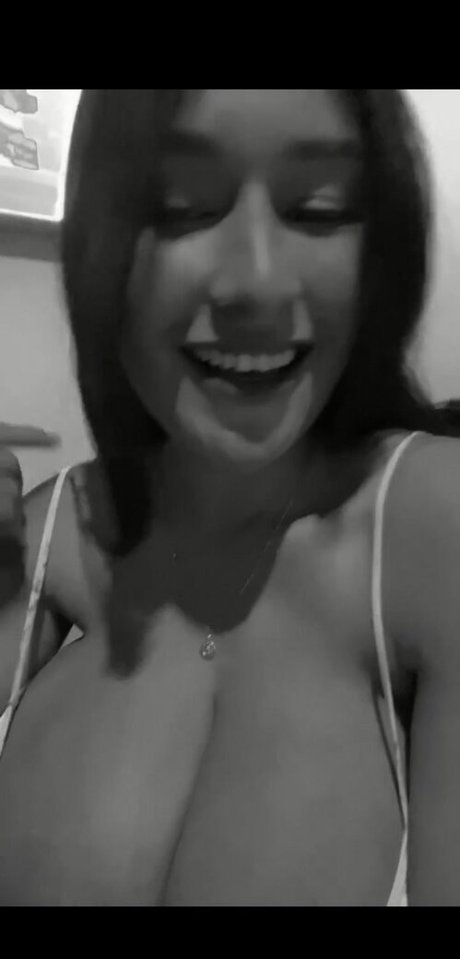 Itzel Lozano onlyfans pic