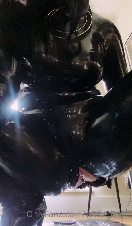 Wicked Beth onlyfans model photos