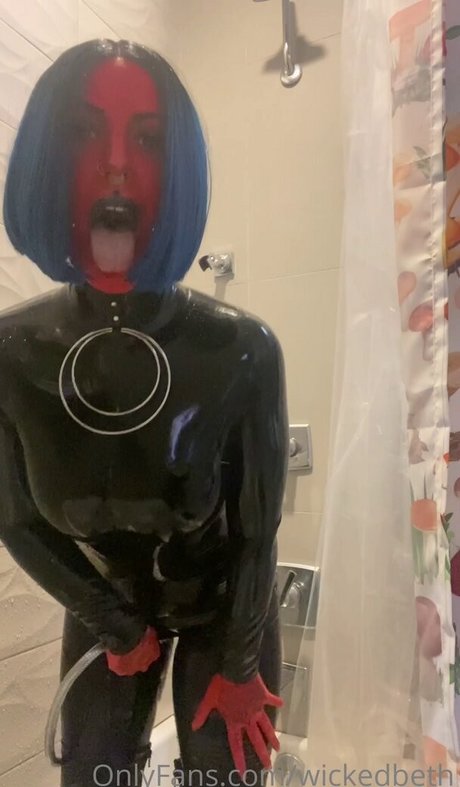 Wicked Beth boobs onlyfans