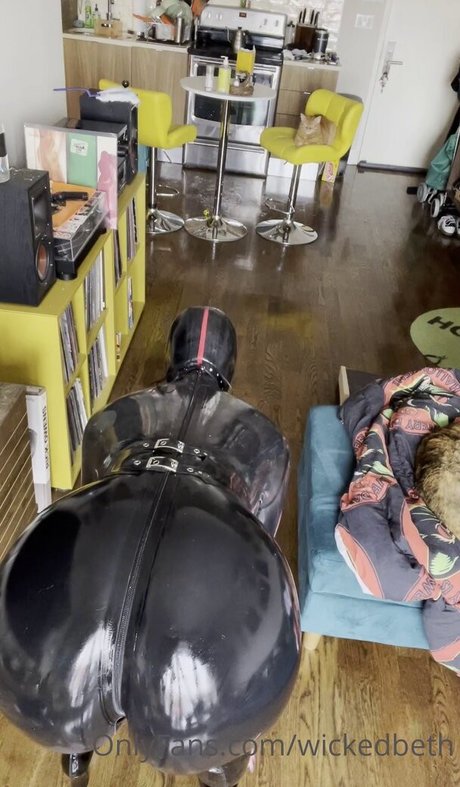 Wicked Beth nudes only fans