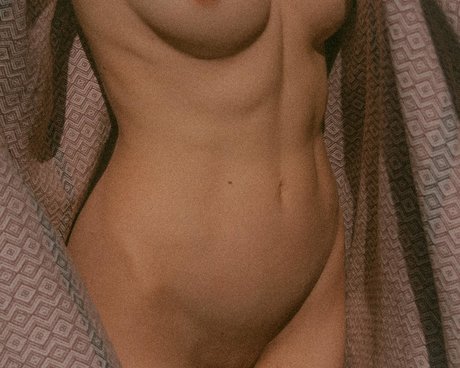 Niki Anson onlyfans topless