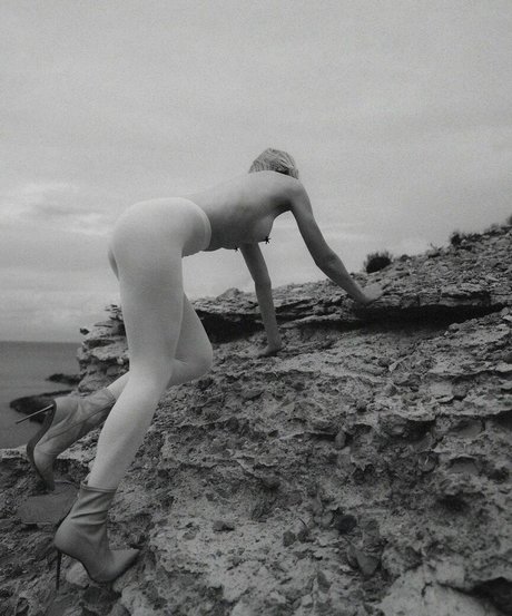 Niki Anson hot onlyfans