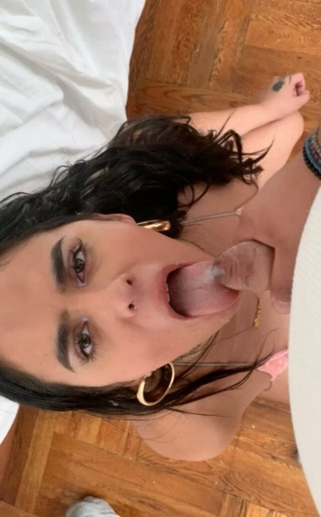 avrilvixxxen onlyfans naked porn