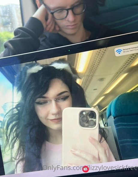 lizzylovesickfree onlyfans leak new