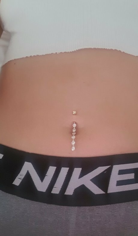 Annemanifique onlyfans leaked.