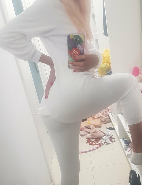 Annemanifique onlyfans leak naked