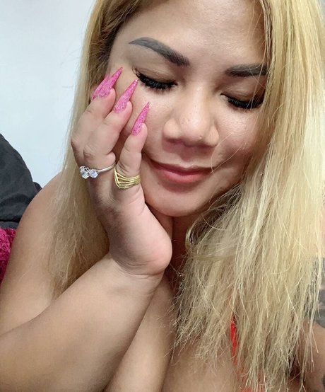 SaRa Chubby onlyfans nude pics