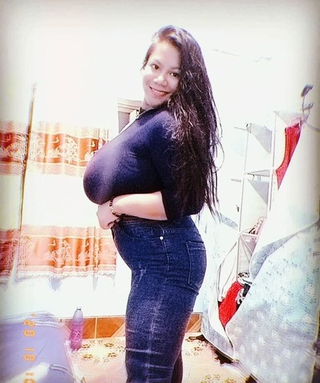 SaRa Chubby onlyfans leaks nude