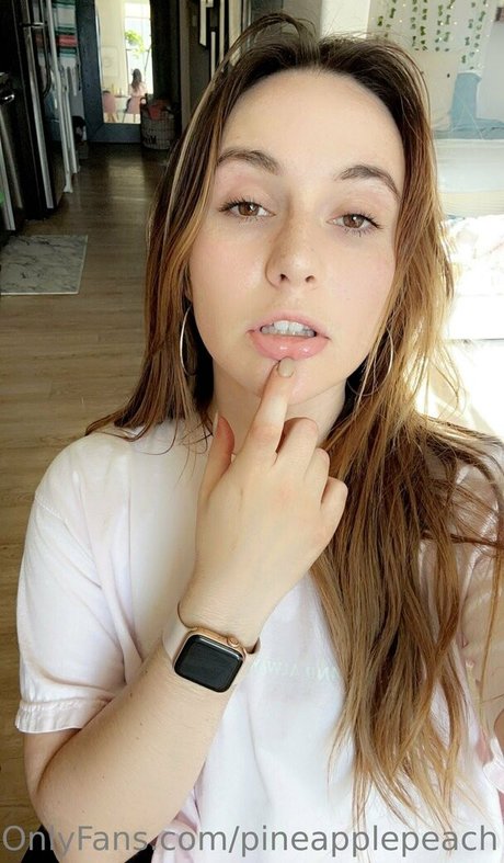 pineapplepeach onlyfans nude tits