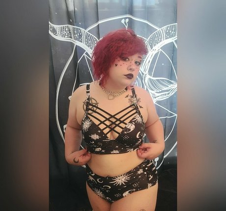 invictastyxx onlyfans hot