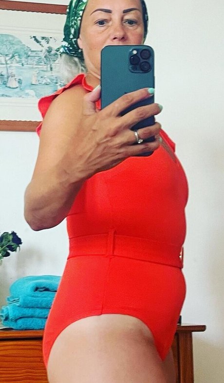 Sarah Cawood leaked onlyfans pictures