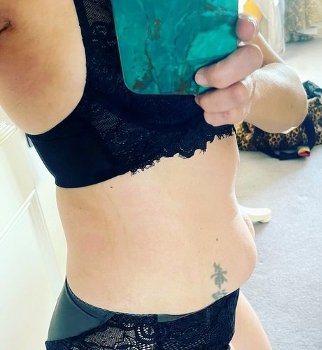 Sarah Cawood onlyfans pic